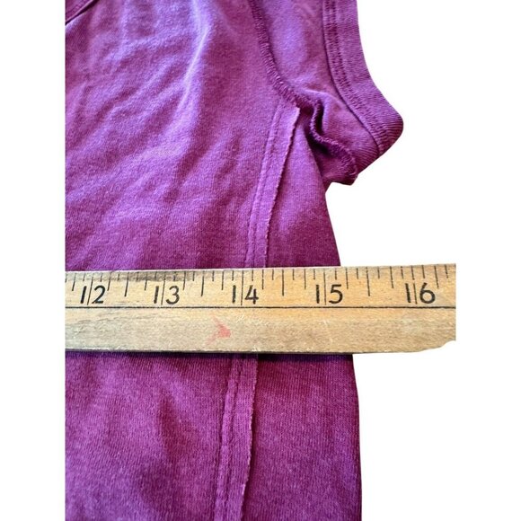 We the Free People Burgundy Mauve V-Neck Top T-Shirt Women’s XS Short Cap Sleeve - Picture 3 of 5